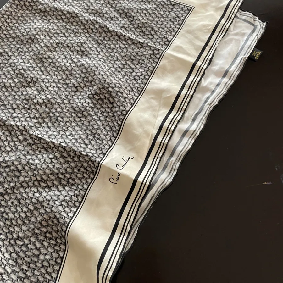 روسری pierre cardin