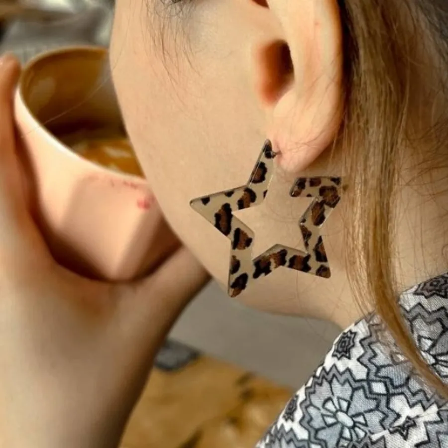 گوشواره رزینی شیک وسبک