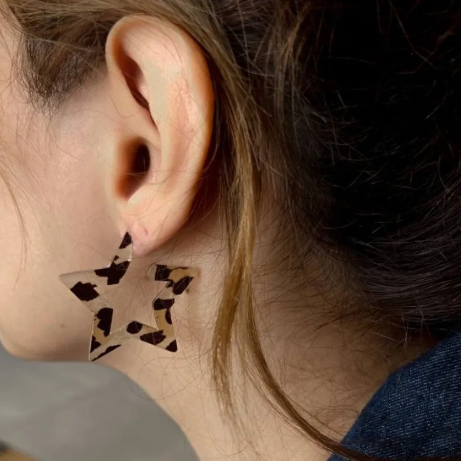 گوشواره رزینی شیک وسبک