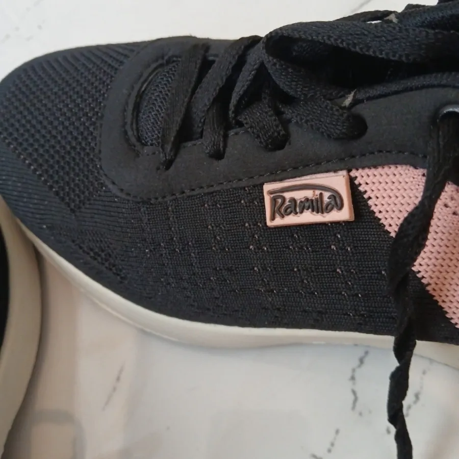 کتونی مشکی صورتی