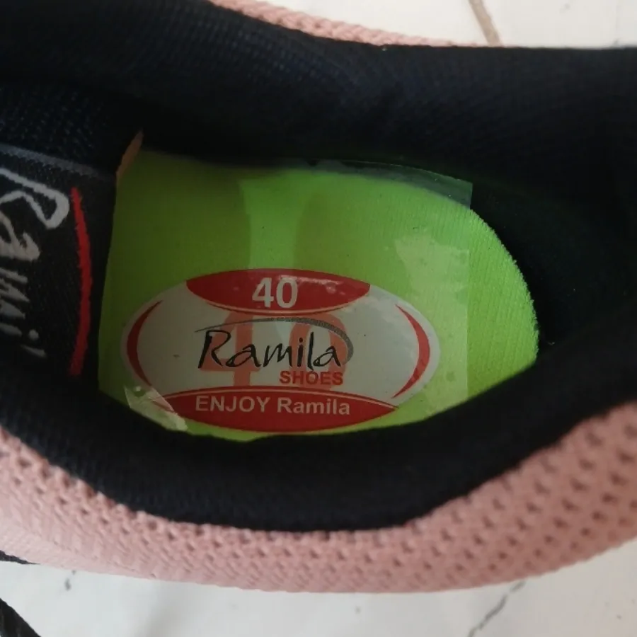 کتونی مشکی صورتی