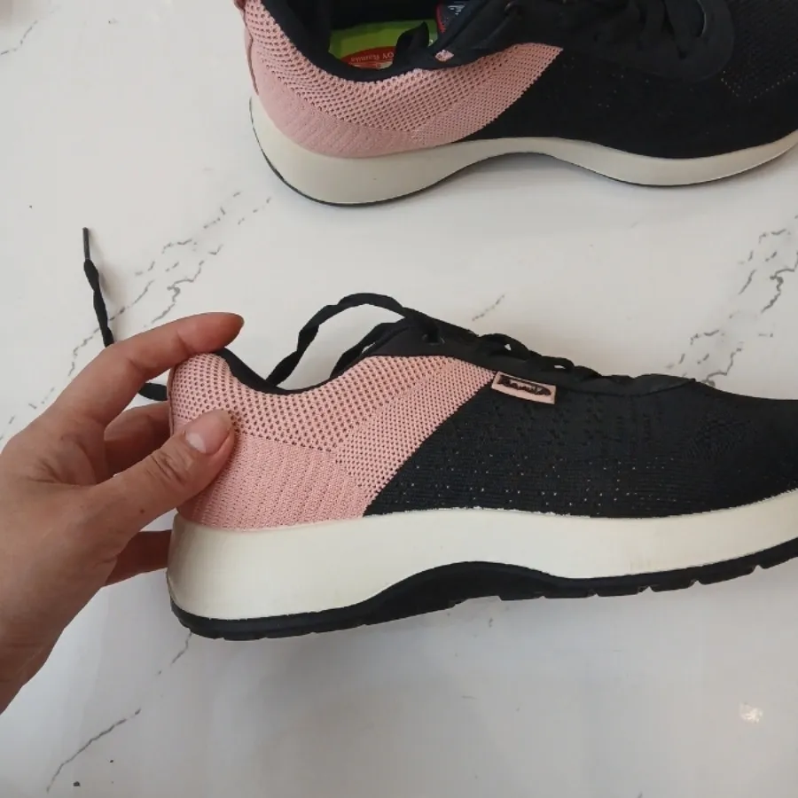 کتونی مشکی صورتی