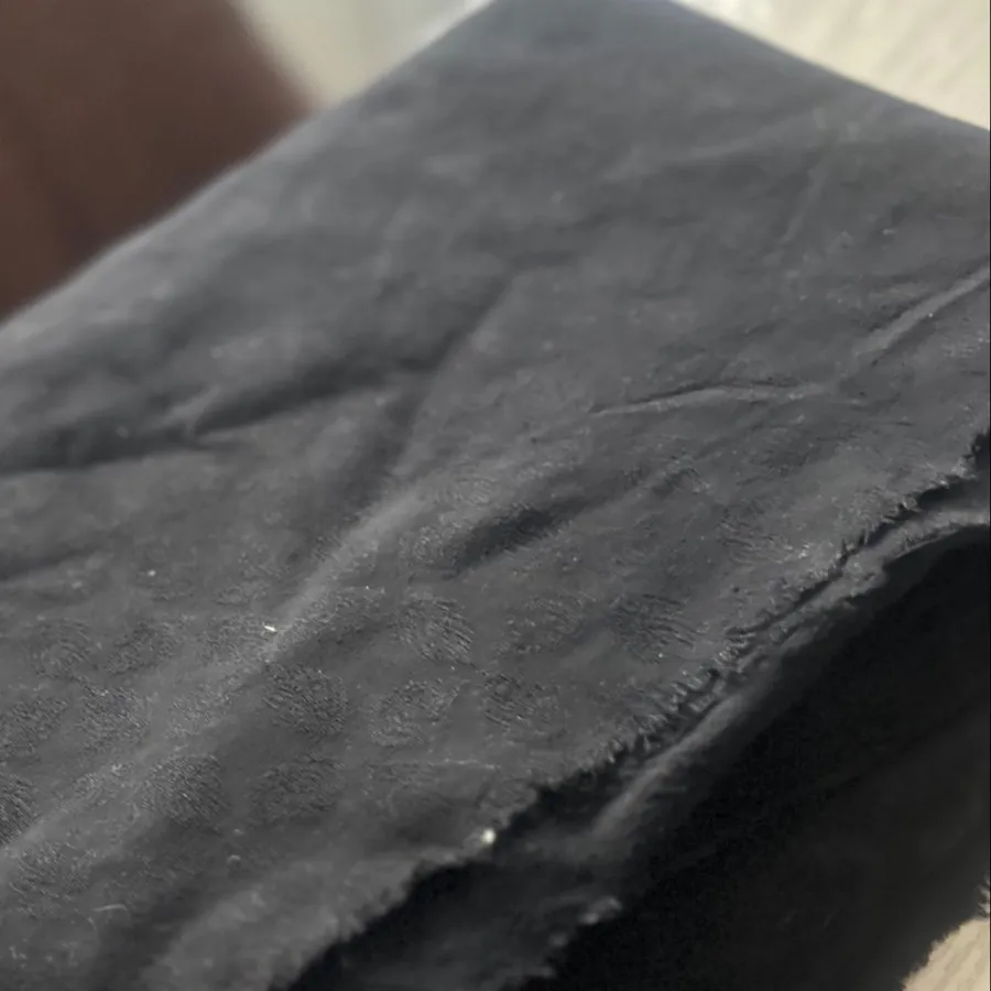 پارچه لینن مشکی طرحدار