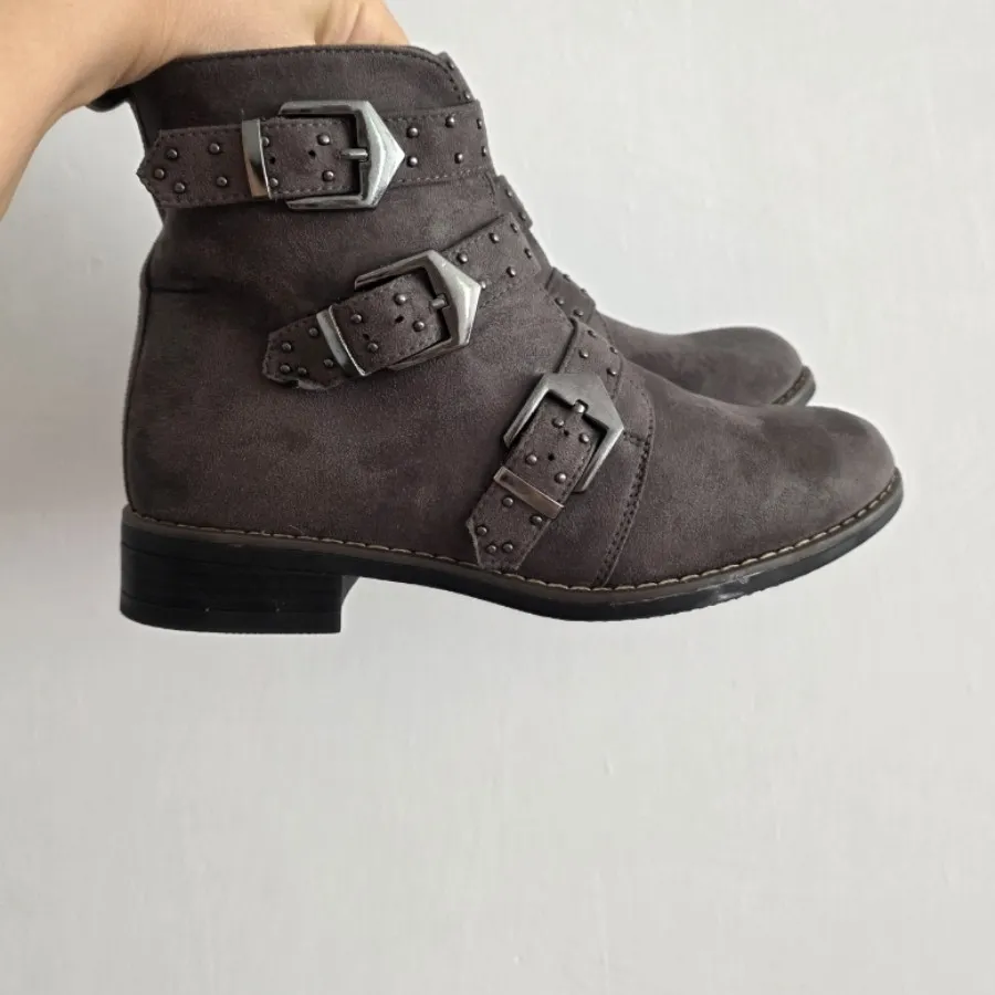 نیم بوت زیپدار