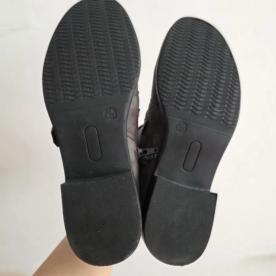 نیم بوت زیپدار