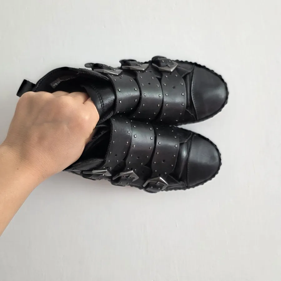 نیم بوت زیپدار مشکی