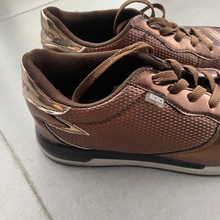 کتونی برند b3D