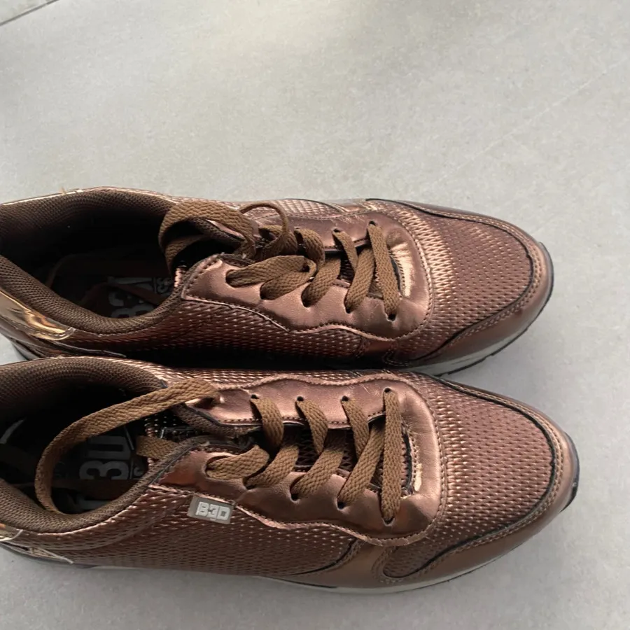 کتونی برند b3D