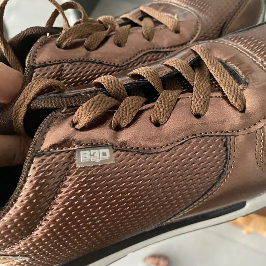 کتونی برند b3D