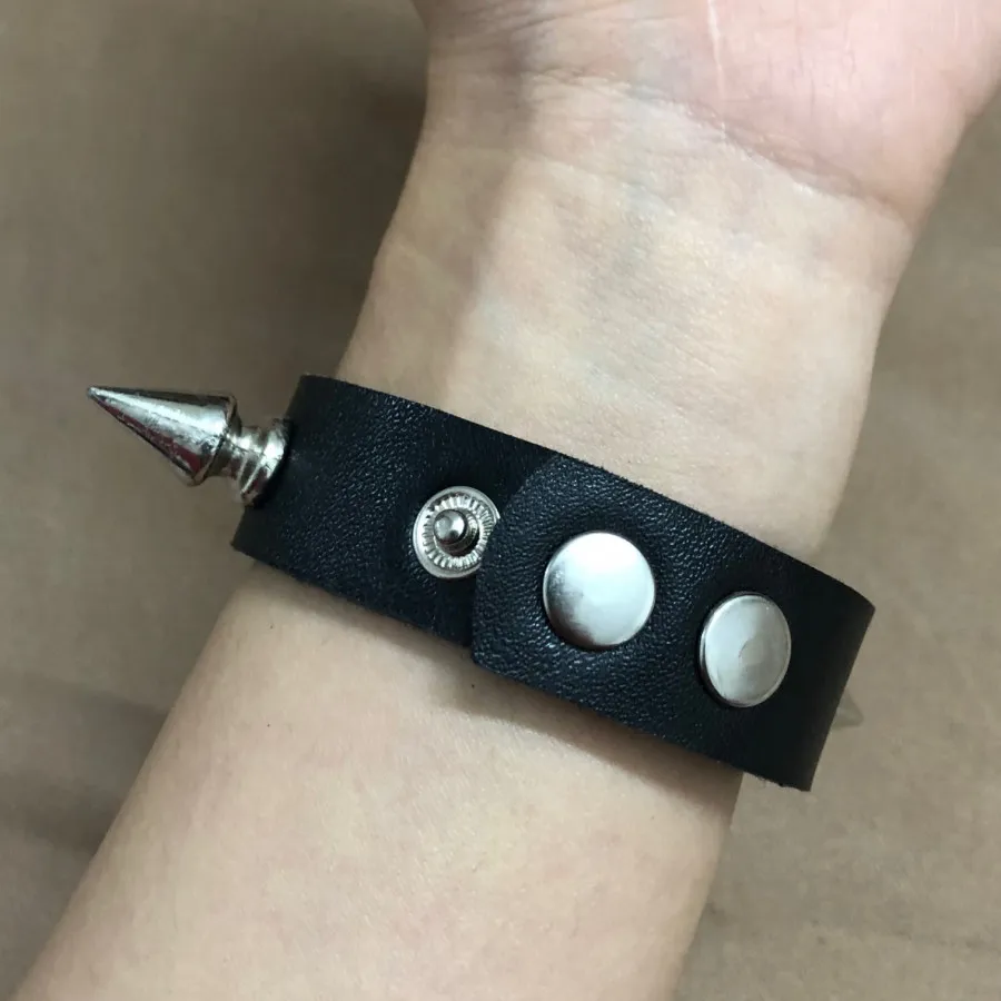 دستبند اسپایکی