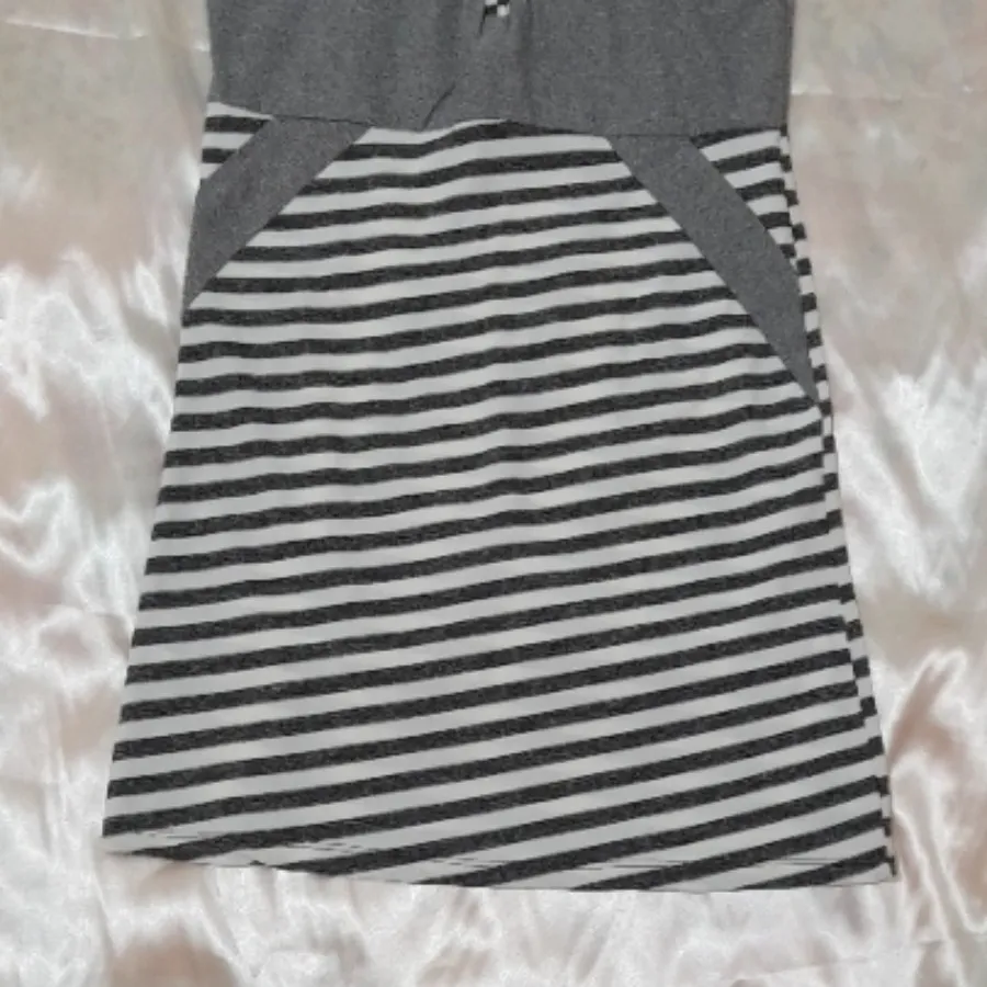 پیراهن راه راه و اسپرت