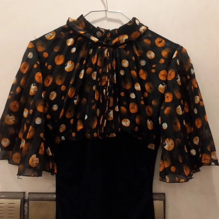 پیراهن دخترانه پلیسه