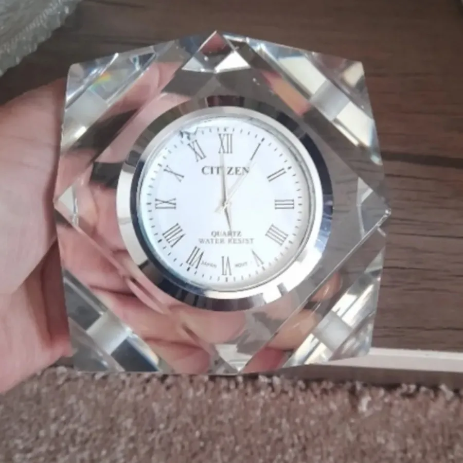 ساعت کریستال