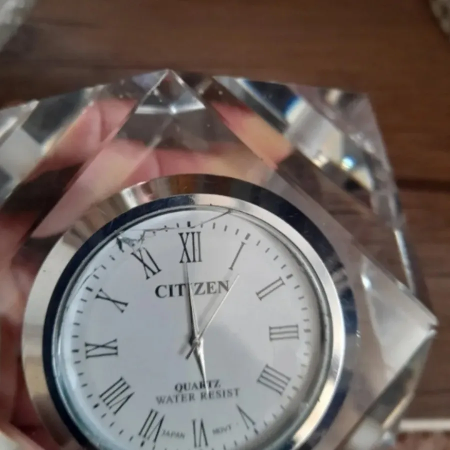 ساعت کریستال