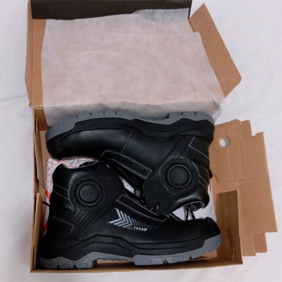 کفش ایمنی مدل توربو مشکی