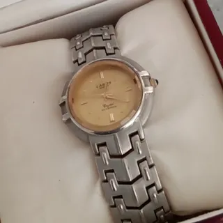 ساعت لاروس با جعبه نوادا