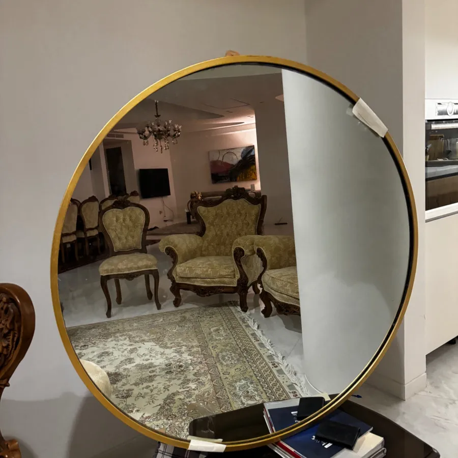 اینه بزرگ گرد