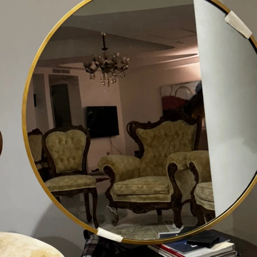 اینه بزرگ گرد