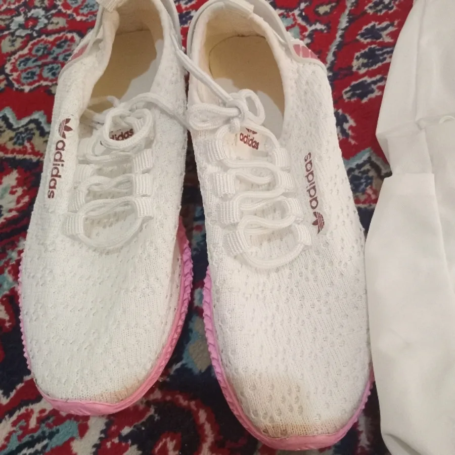 پک کوله پشتی و کتونی