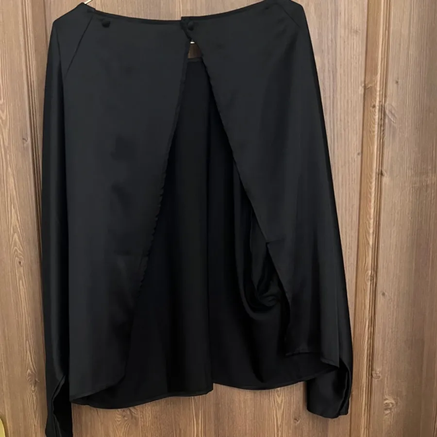 شومیز یا کاردیگان مشکی