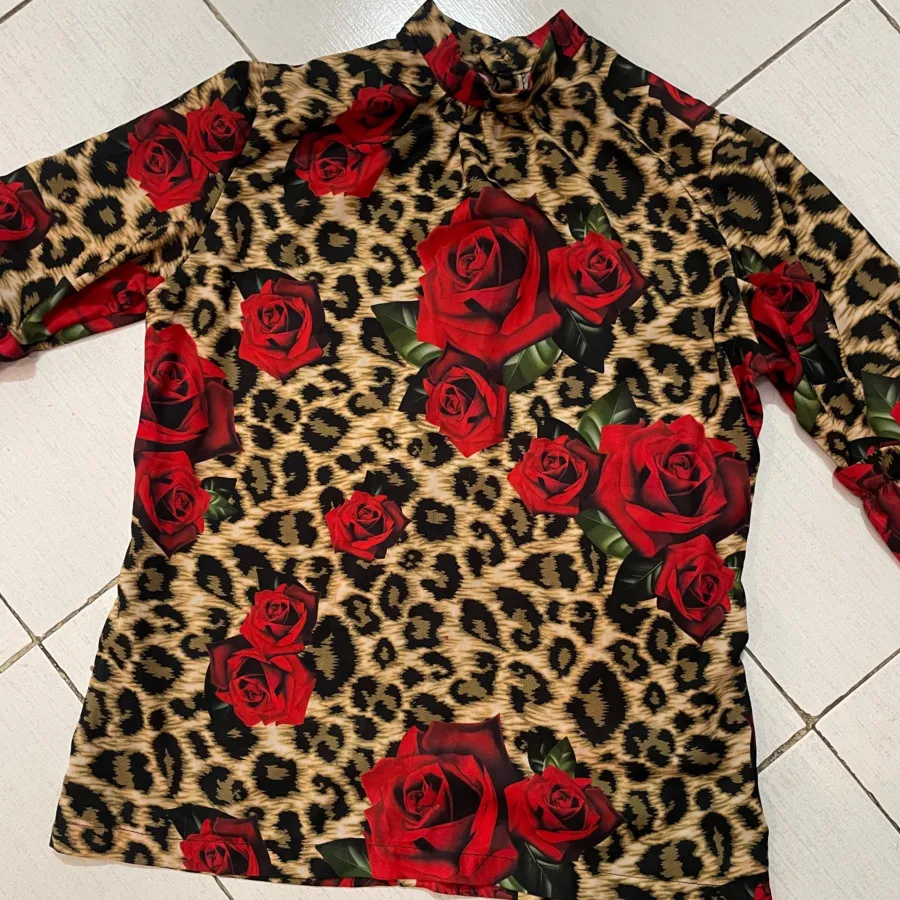 شومیز پلنگی و گلی