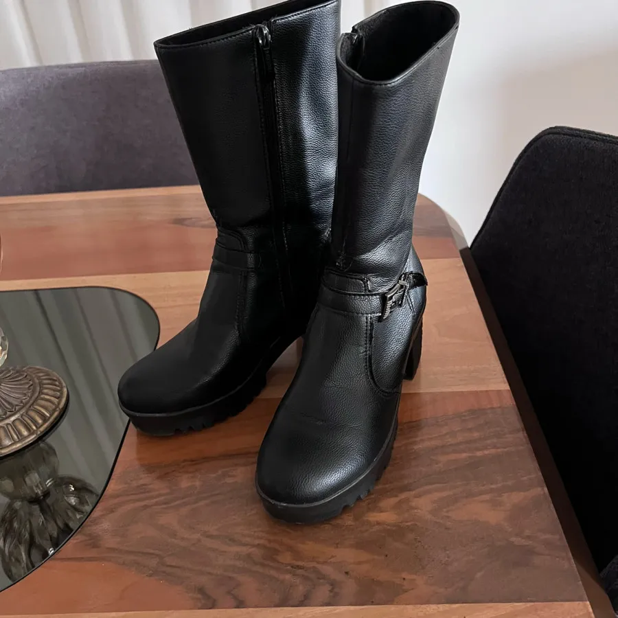 بوت ساق دار