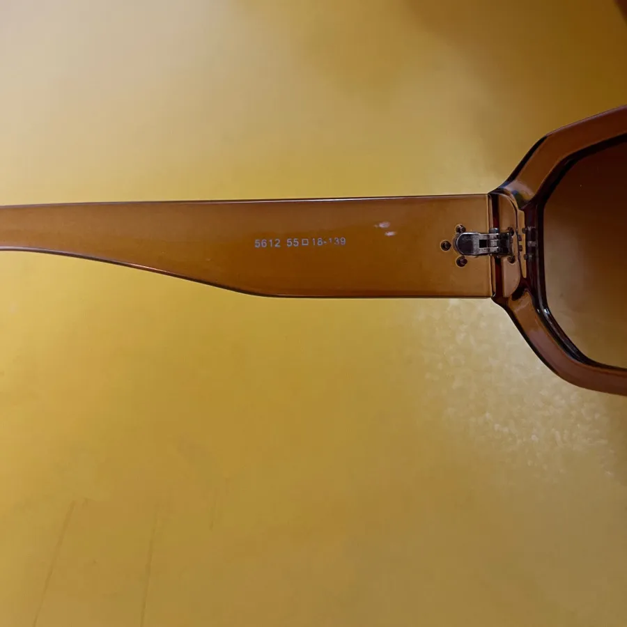 عینک پرادا قهوه ای