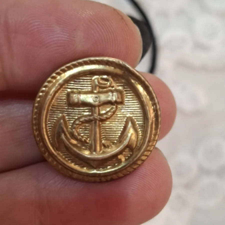 دکمه قدیمی دونه 50 تومن