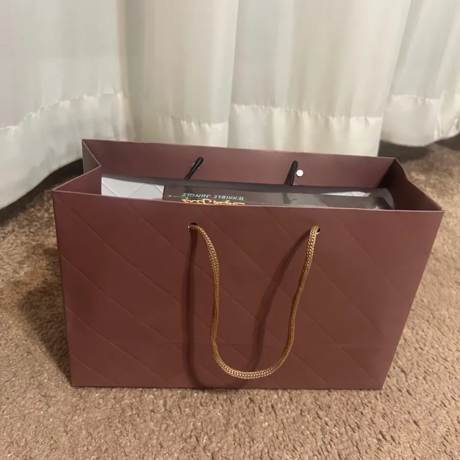 کتاب آویز ماه