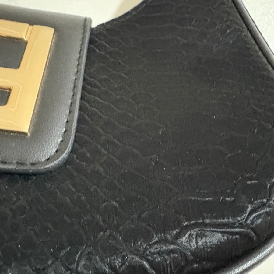 کیف دوشی طرح فندی