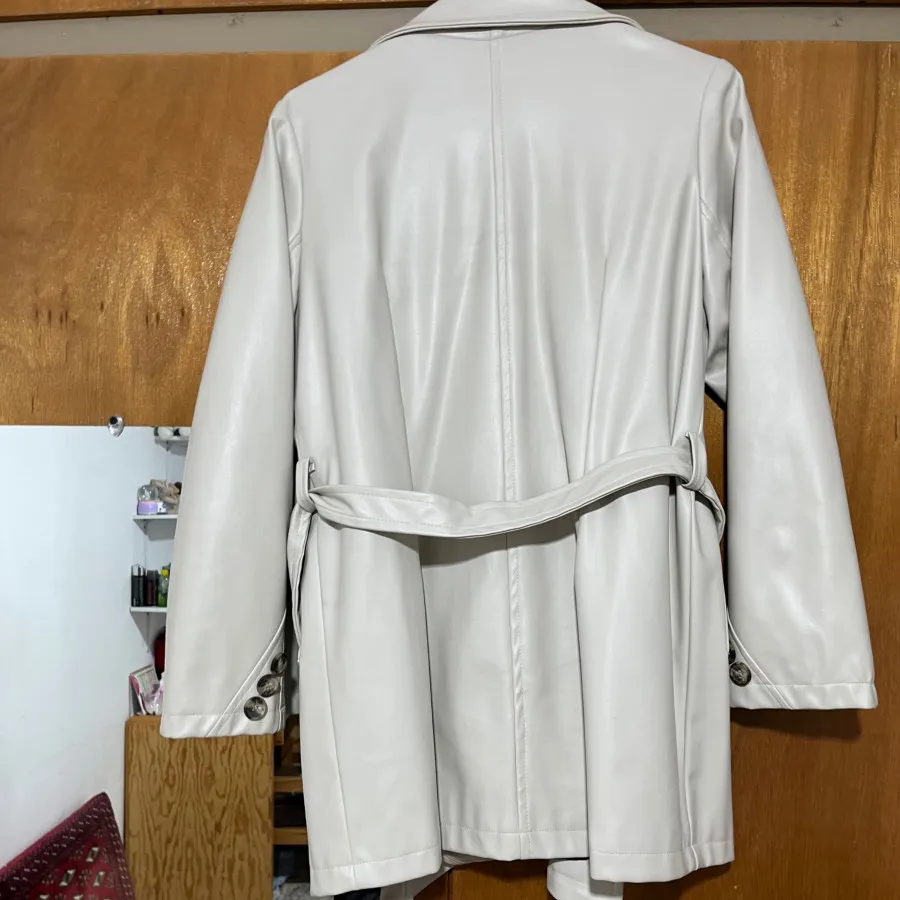 کت چرم استخوانی