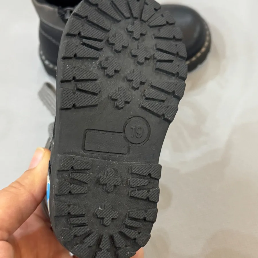 چکمه نوزادی