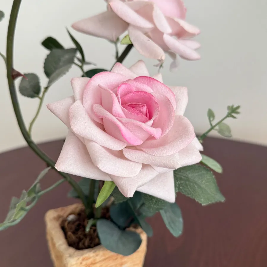 گلدان گل مصنوعی