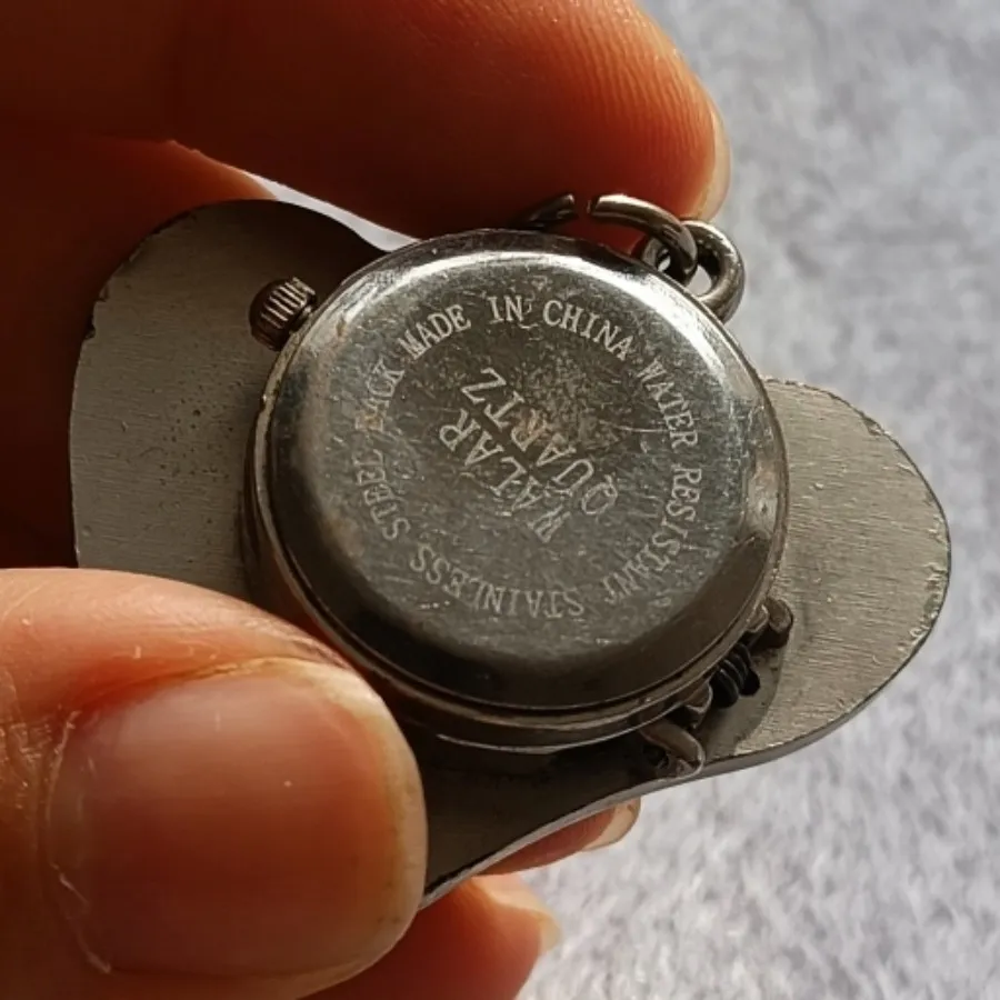 ساعت گردنبندی طرح قلب