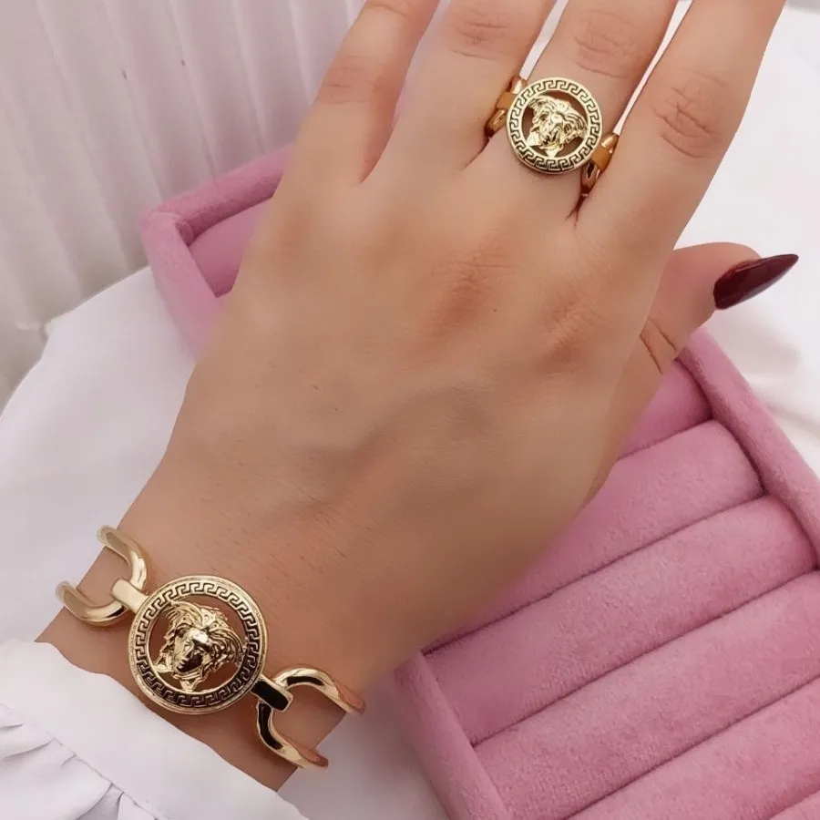 ست دستبند و انگشتر