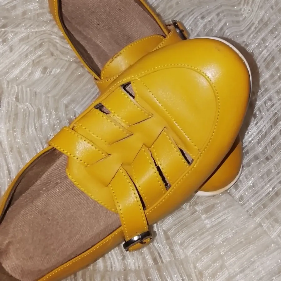 کفش کاملا طبی