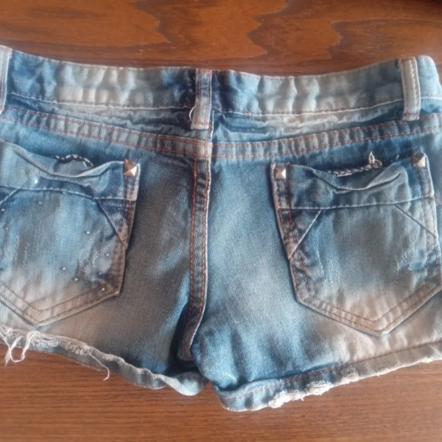 شلوارک زنانه