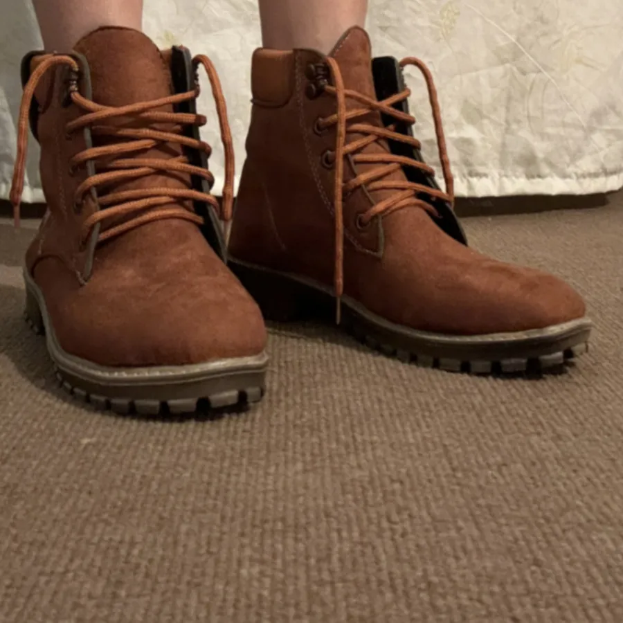 نیم بوت عسلی