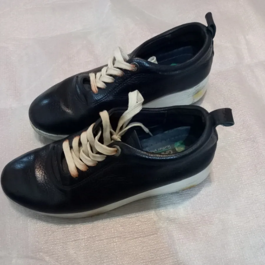 کتونی سرمه ای