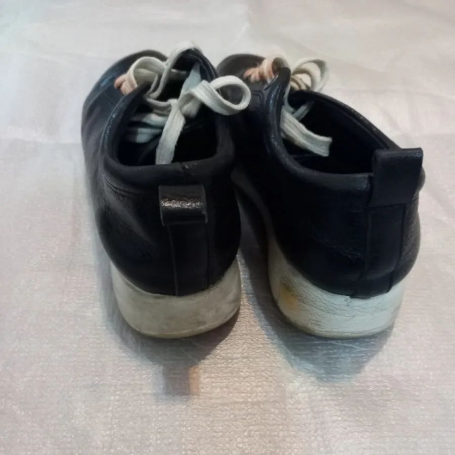 کتونی سرمه ای