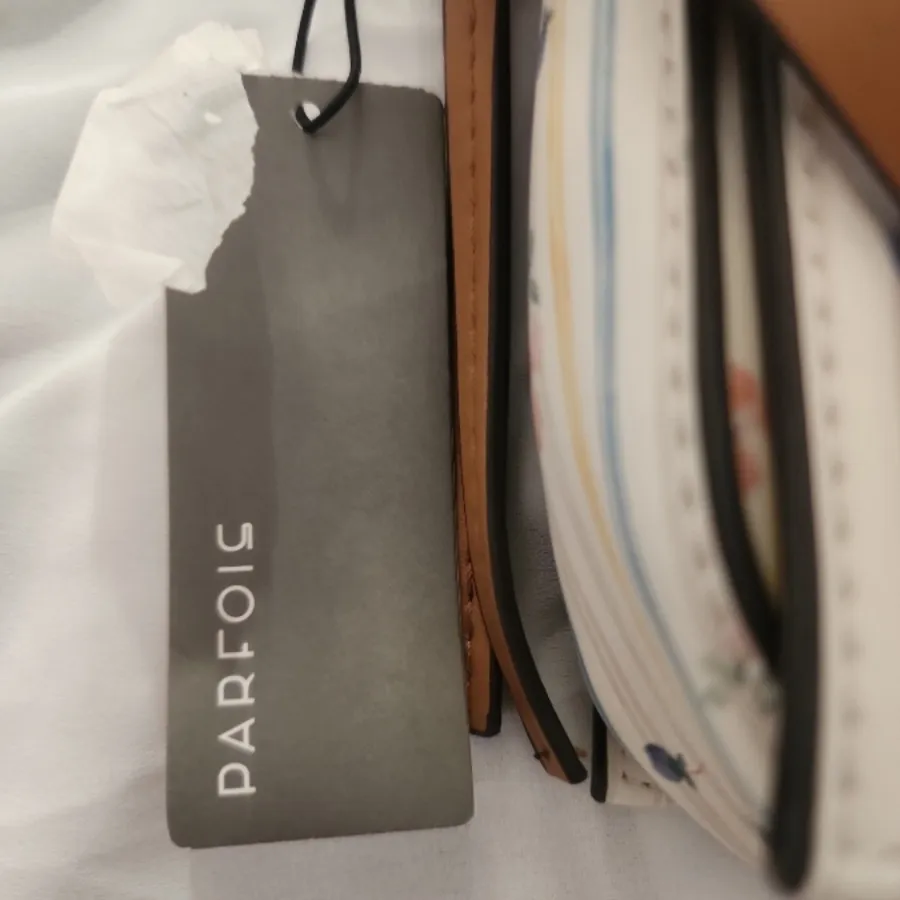 کراس بادی فلورال پارفوا