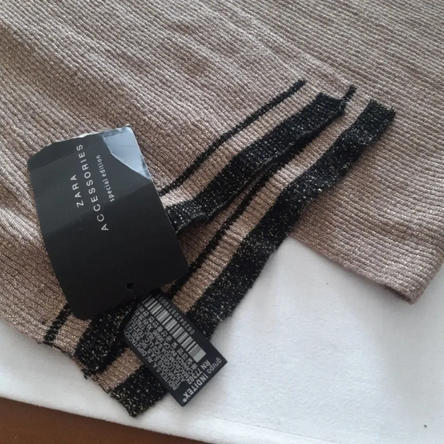 شال یا دستمال زارا