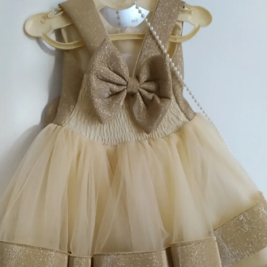 پیراهن دخترانه