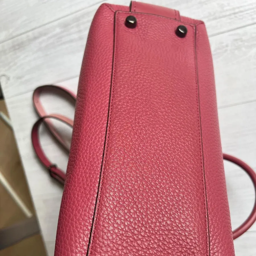 کیف صورتی کوچ