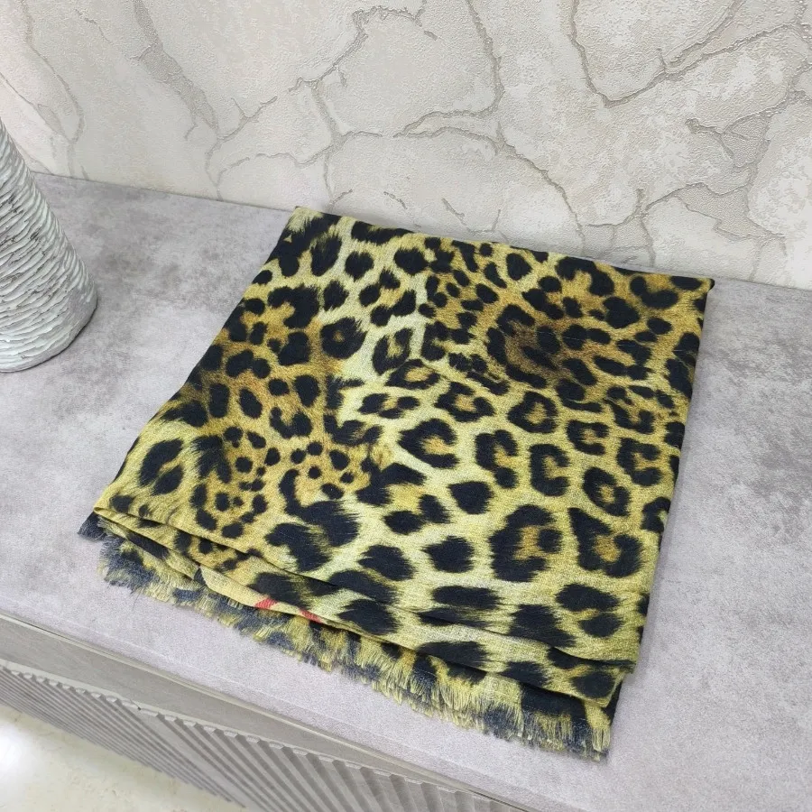 روسری پلنگی