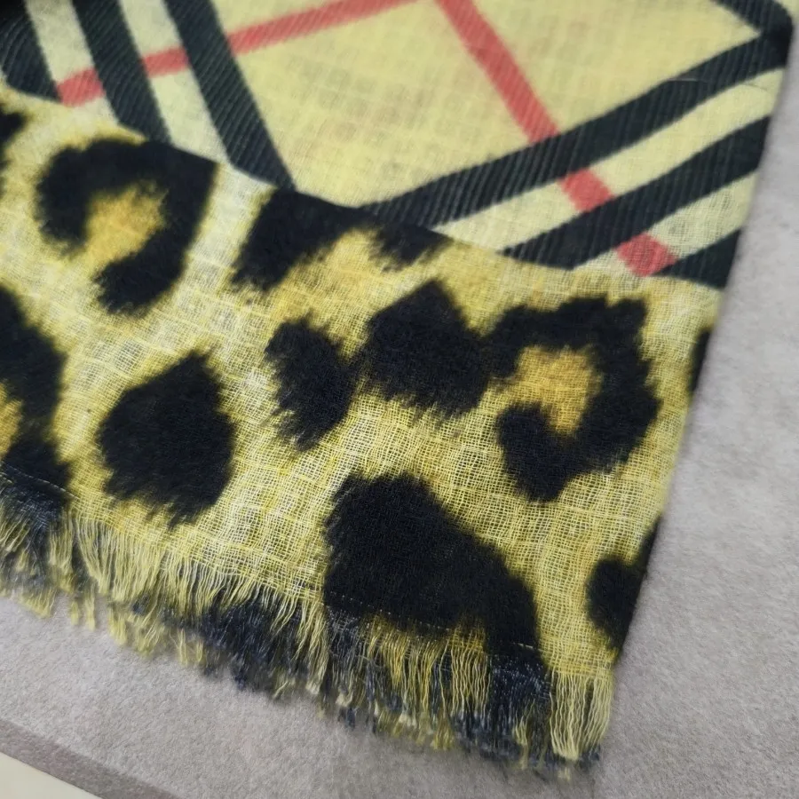 روسری پلنگی