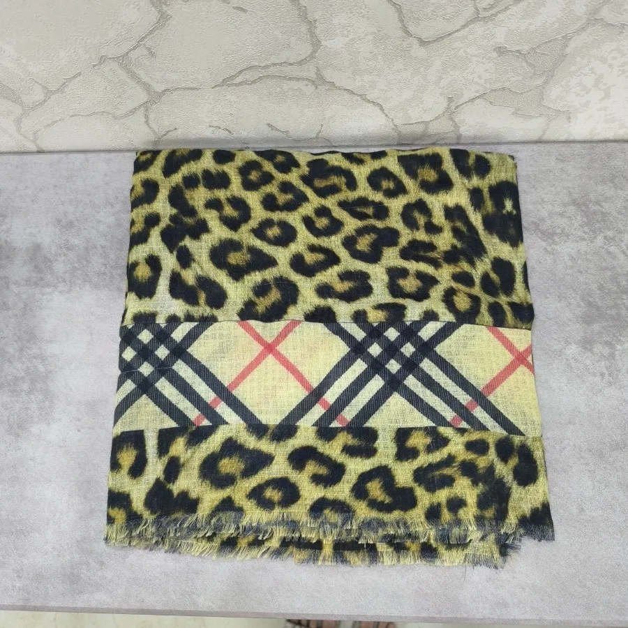 روسری پلنگی