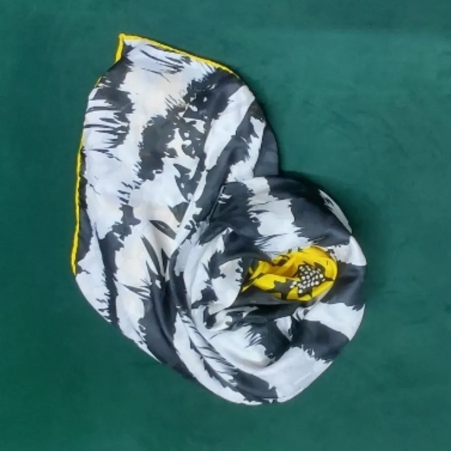 روسری قواره بزرگ