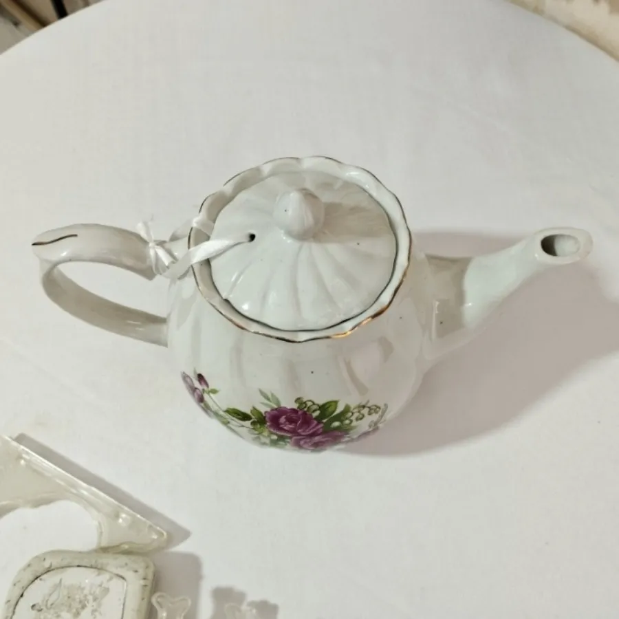 قوری گلسرخی