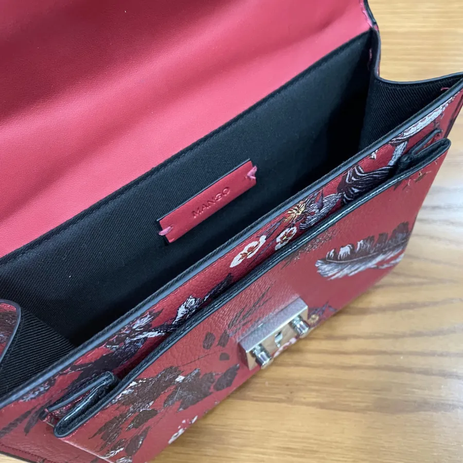 کیف زرشکی mango